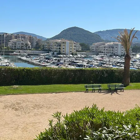 Apartamento Studio Avec Piscine Et Vue Sur Le Port
